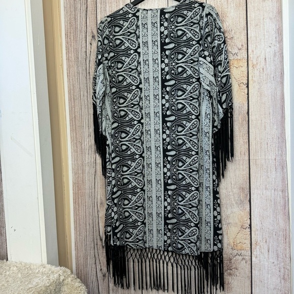 En Crème Womens Kimono size medium - Picture 6 of 8